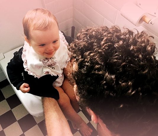 Warum mein Baby mit 8 Monaten schon die Toilette benutzt
