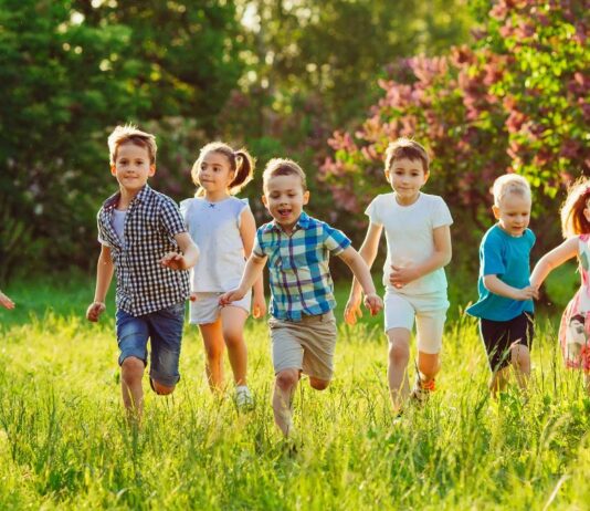 Die 23-jährige Australierin Chloe Dastan hat in vier Jahren sechs Kinder zur Welt gebracht – ihre vierte Schwangerschaft war ein Wunder!