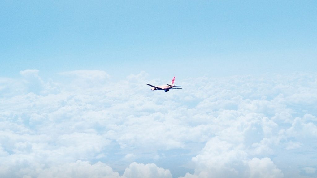 Baby kommt im Flugzeug auf die Welt