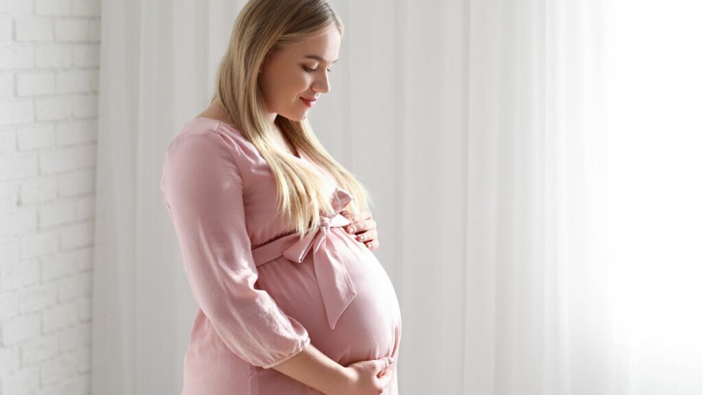 Tolle Outfit-Ideen für deine Schwangerschaft – von Sarah Nowak & Co.