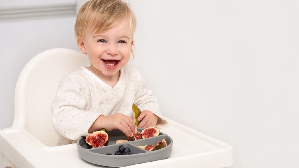 Baby led weaning: Unsere besten Tipps für den Start in die breifreie Zeit