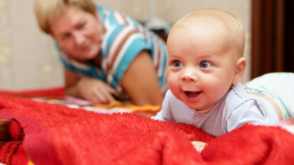 Die Oma mag nicht babysitten? Dann erzähl ihr das mal: