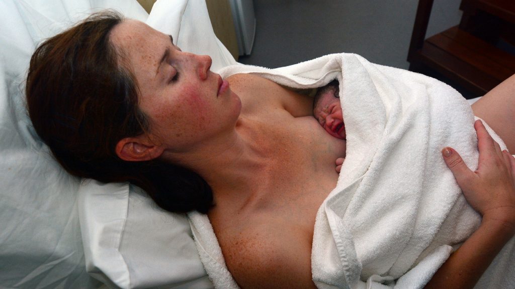 Diese Langzeitfolgen kann ein Kaiserschnitt für Mama und Kind haben