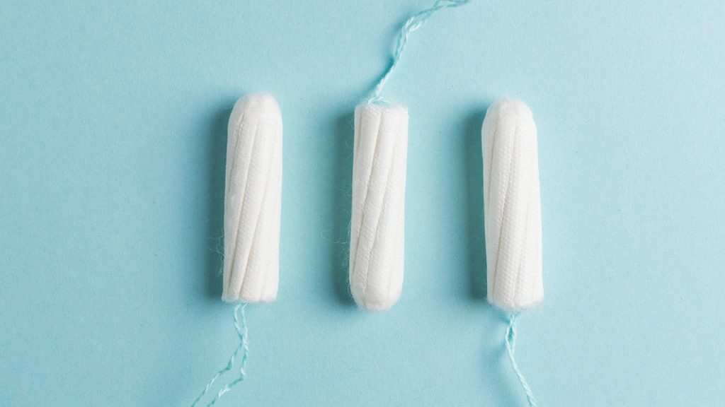 Not macht erfinderisch: Wofür ein Junge die Tampons seiner Mutter verwendet