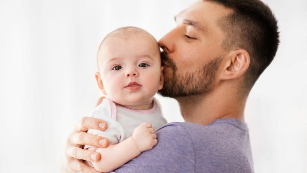 Papas aufgepasst! Das T-Shirt stärkt Papa-Kind-Bindung: