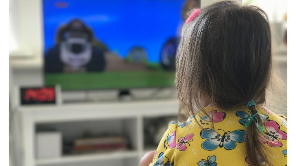 Mit diesem Trick kriege ich mein Kind vom TV weg – ohne Wutanfall!