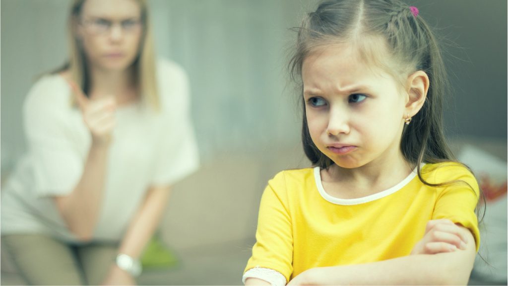 Von schräg bis schlimm: Mamas erzählen von den Erziehungsmethoden ihrer Eltern