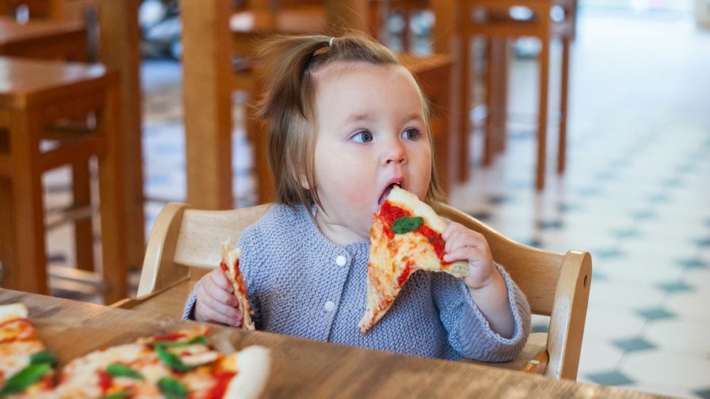 7 Dinge, die sich im Restaurant ändern – wenn dein Kind mitkommt