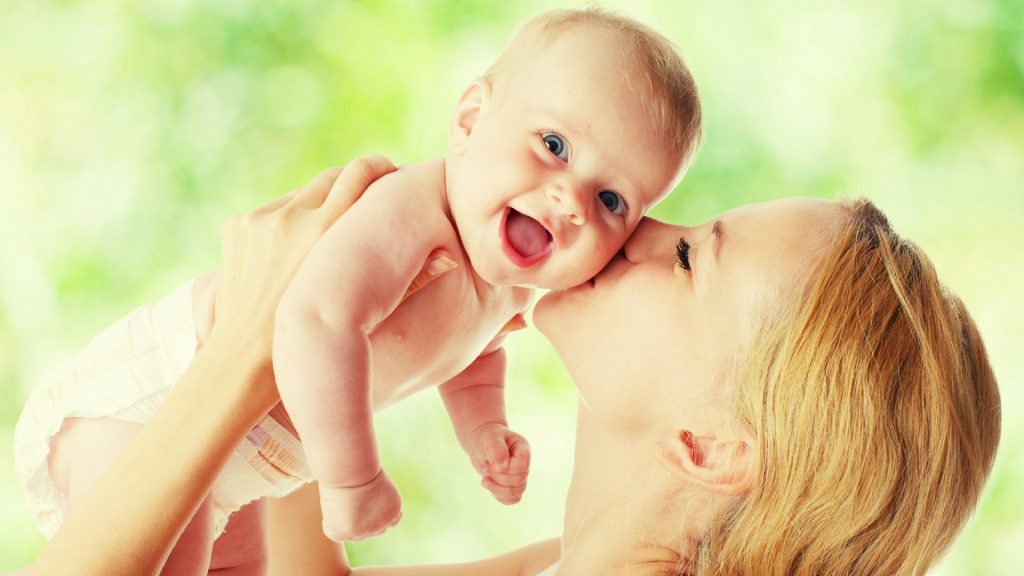 Forscher behaupten: August-Babys werden groß, stark und glücklich
