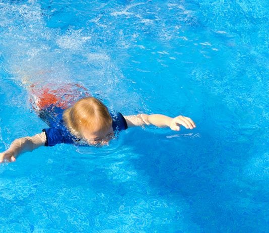 Kinder ertrinke Erste Hilfe: Kleinkind im Wasser