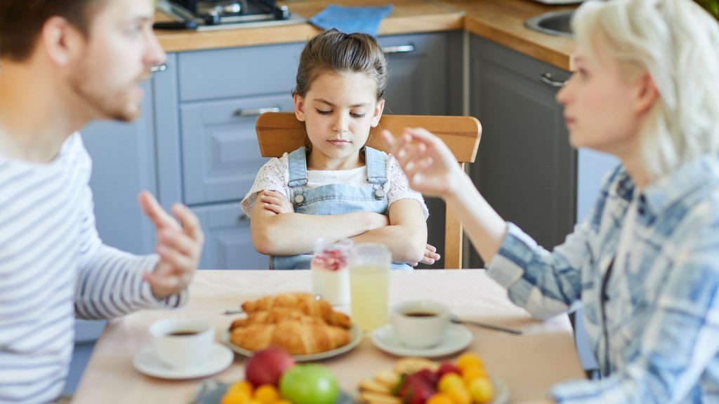 Unterschiedliche Erziehungsstile von Mama und Papa: Was tun?