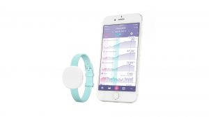 Ava Armband mit App auf Smartphone