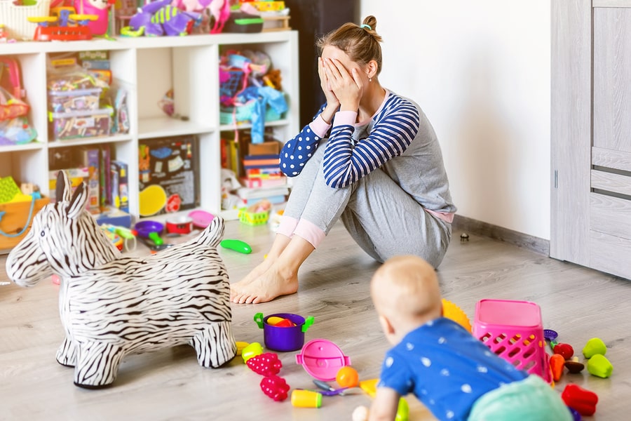 Mutter verzweifelt im Babychaos.