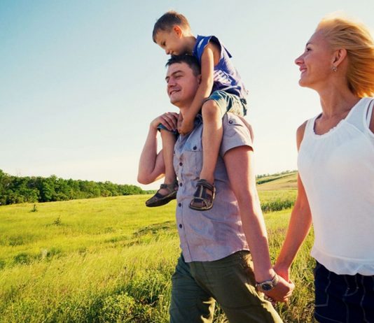 Glückliche Patchwork-Familie