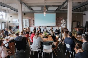 Gesprächsrunde beim "Meningitis bewegt." Lunch Talk