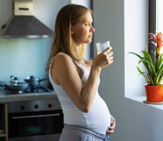 In den Zeiten von Corona schwanger zu sein, bereitet den werdenden Mamas bisher ungekannte Sorgen.