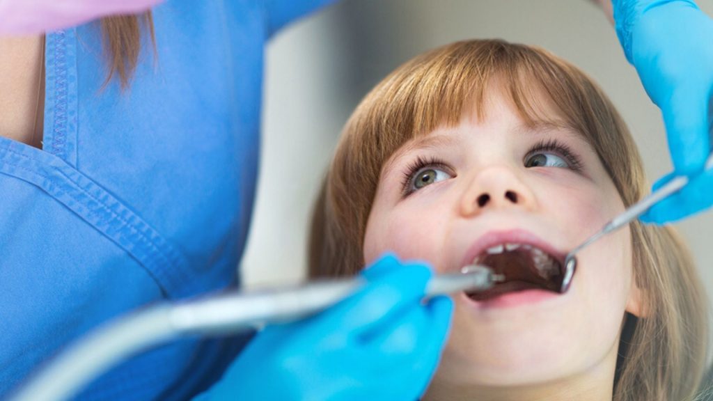 Wie oft muss mein Kind zum Zahnarzt?