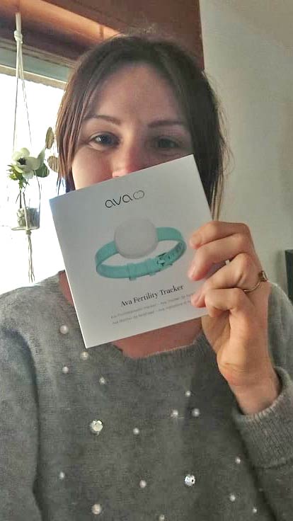 Jacqueline nutzt das Ava Armband, um ihre fruchtbaren Tage in Echtzeit zu messen.