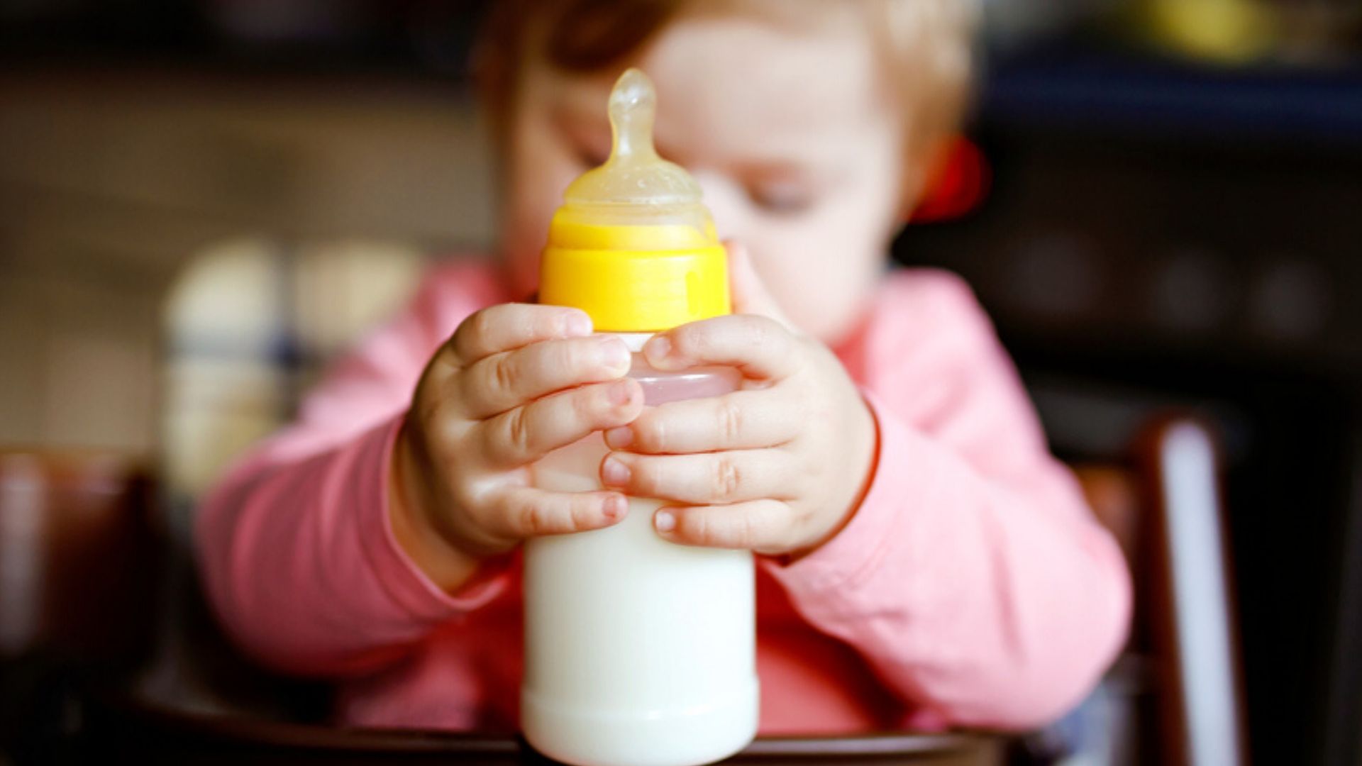 Kuhmilch fürs Baby: Ab wann ist sie geeignet? - Echte Mamas