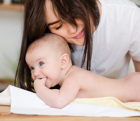 Es ist von Anfang an möglich, Babys windelfrei zu lassen.