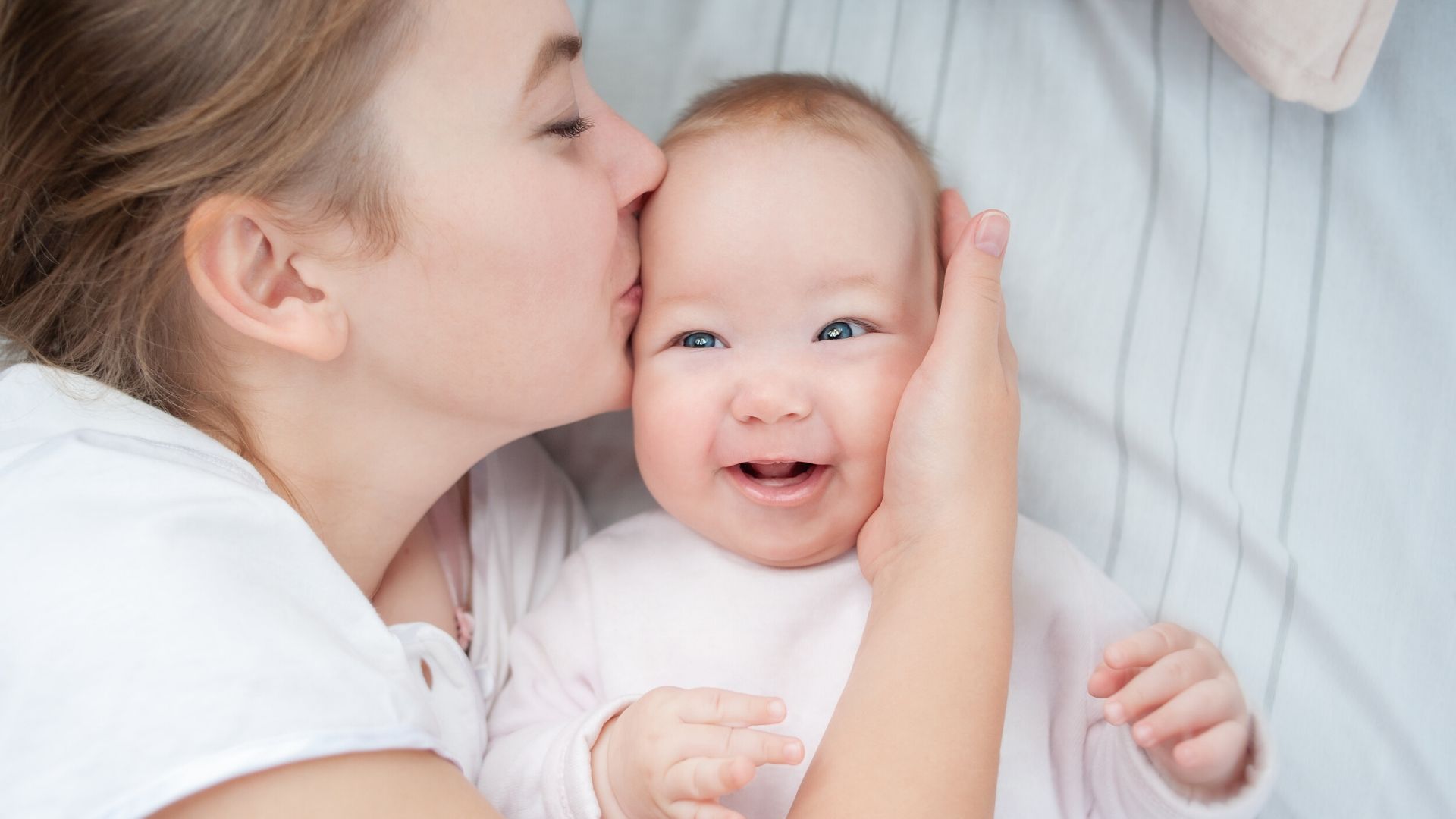 Babykleidung richtig waschen: worauf du achten solltest | Echte Mamas