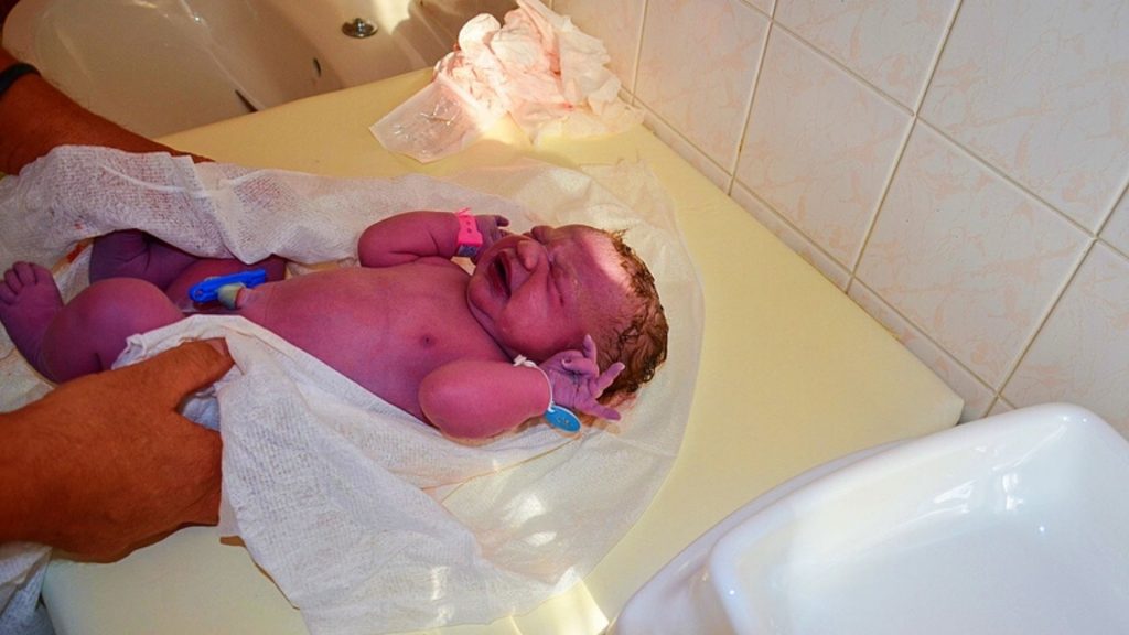 Corona: Frau im Koma bringt ihr Baby auf natürlichem Wege zur Welt