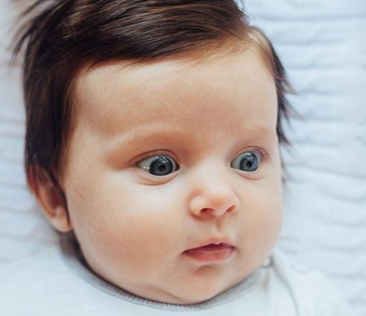 Egal, welche Augenfarbe dein Baby auch bekommen wird – das seine Augen wunderschön sein werden, ist keine Frage!