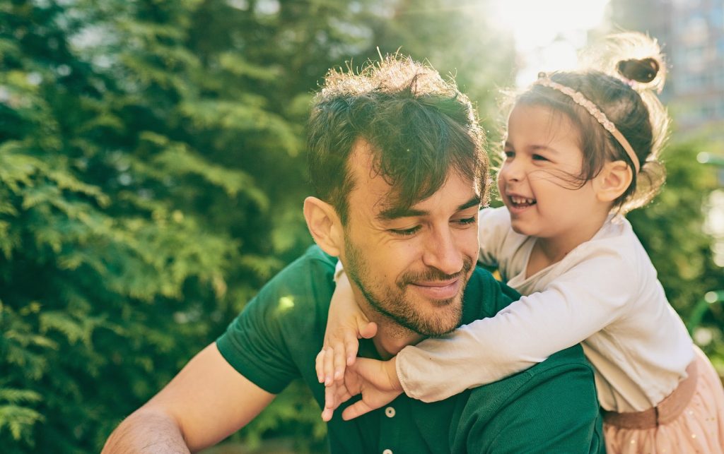 Bericht eines Papas: „Mein Kind nennt mich Mama – und das ist okay!“