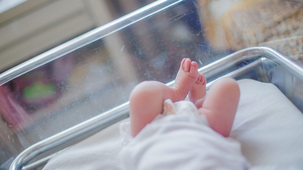 Baby stirbt nach 48 Stunden – und die Eltern wissen nicht, warum