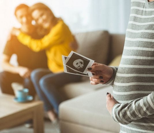 Eine Leihmutter brachte Claudias Baby zur Welt.