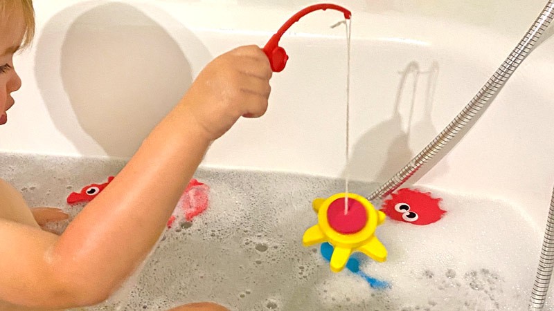 So macht Baden noch mehr Spaß: Angel-Spielzeug von Tiny Talents.