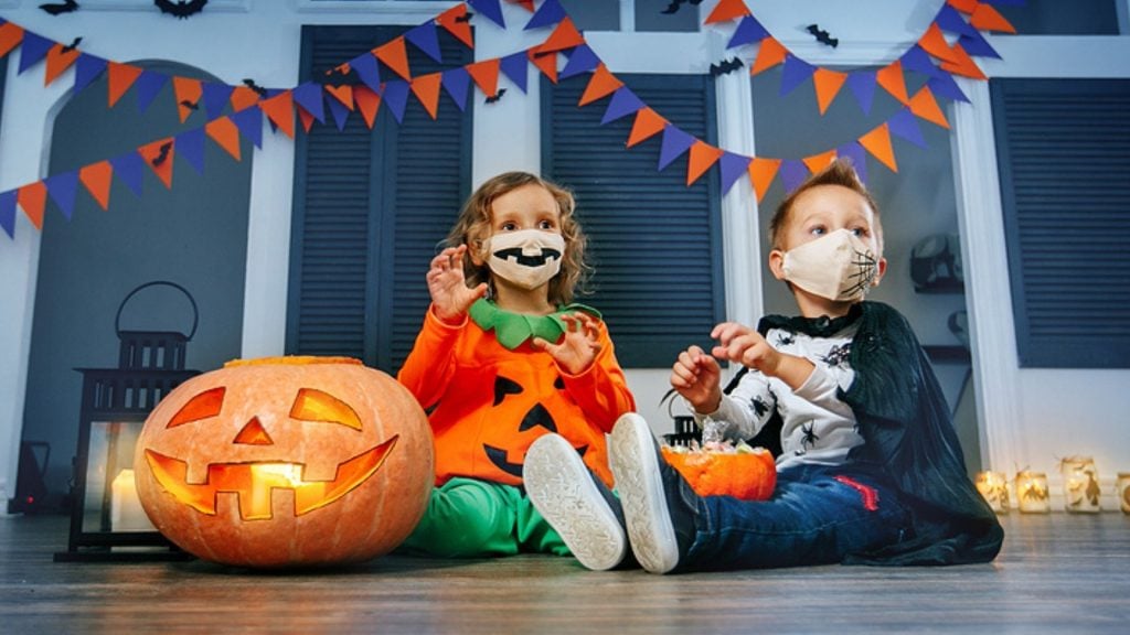 Gesundheitsministerium: Bitte bleibt an Halloween zu Hause!