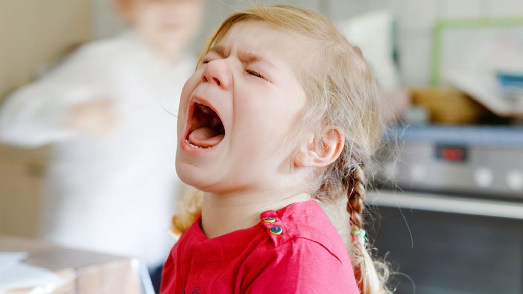 Sind eure Kinder auch oft so richtig „hangry“!? Darum ist das so: