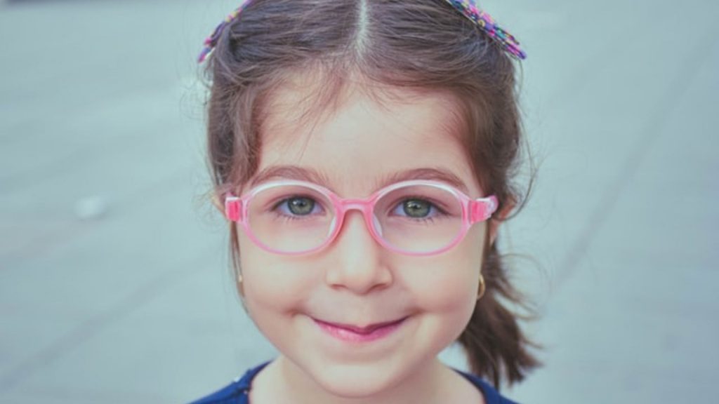 Die richtige Kinderbrille finden: So geht’s!