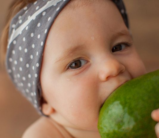 Avocado ist auch für dein Baby gesund.