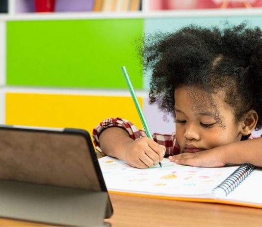 Erste Studien zeigen, was der Lockdown mit Kindern macht.