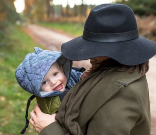 Mamas, die in Vollzeit arbeiten, bekommen manchmal das Gefühl, Rabenmütter zu sein.