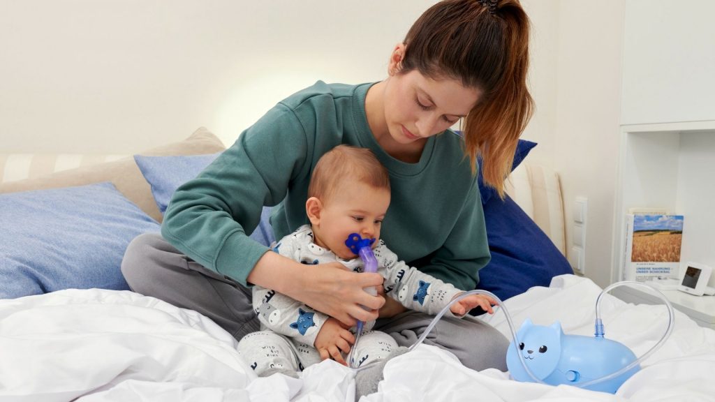 Inhalieren mit Kindern mit dem Nami Cat OMRON