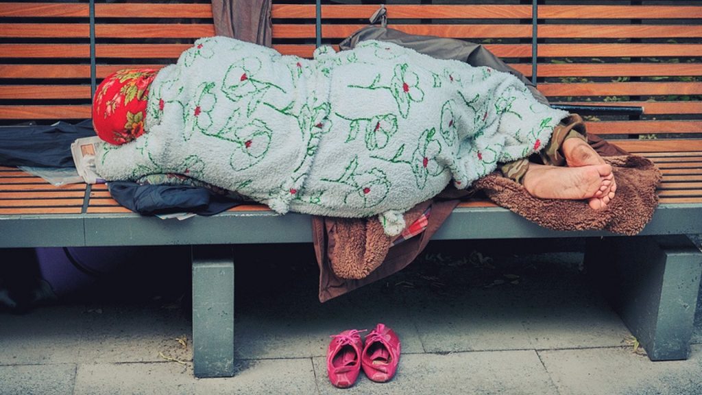Obdachlos im Winter: Frau bringt ihr Baby bei -15 Grad zur Welt
