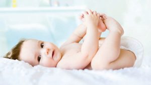 Mit Pampers werden während der Wickelzeit 21 Kilo Rohstoffe eingespart.