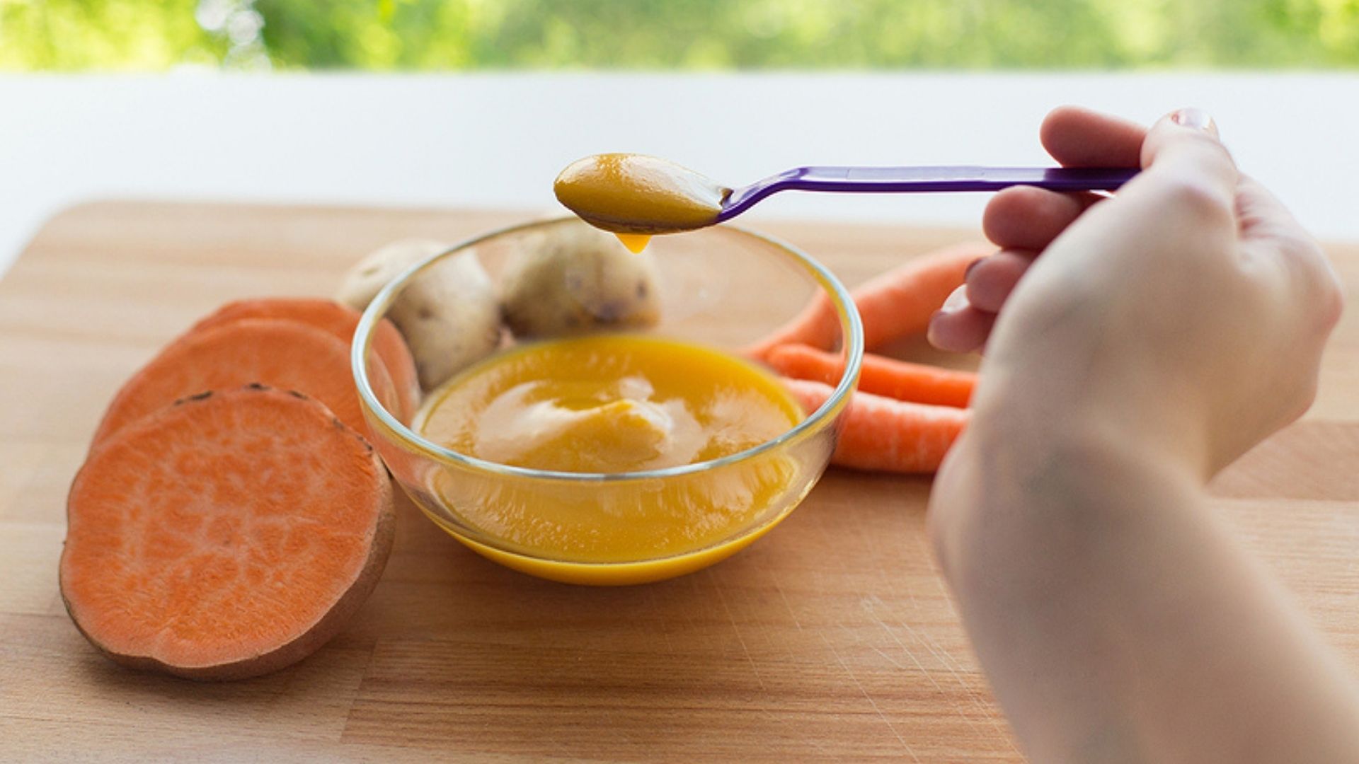 Babybrei aus Süßkartoffel schmeckt süß und ist gesund.