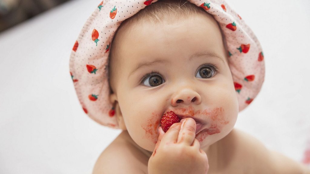 Darf mein Baby Erdbeeren essen?
