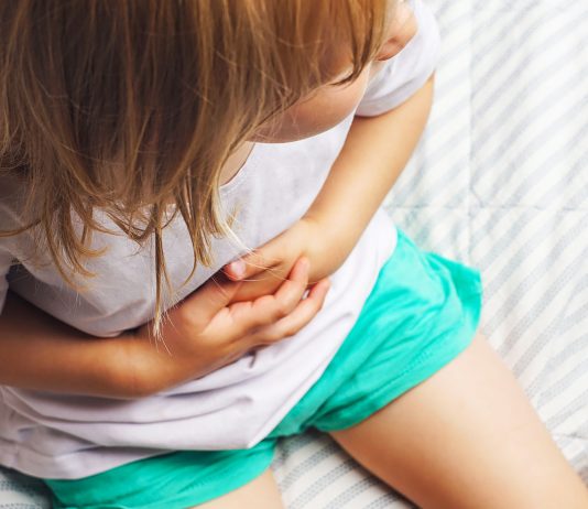 Wenn deine Kinder oder dein Kind eine Laktoseintoleranz haben, zeigt sich diese oft im Vorschulalter.