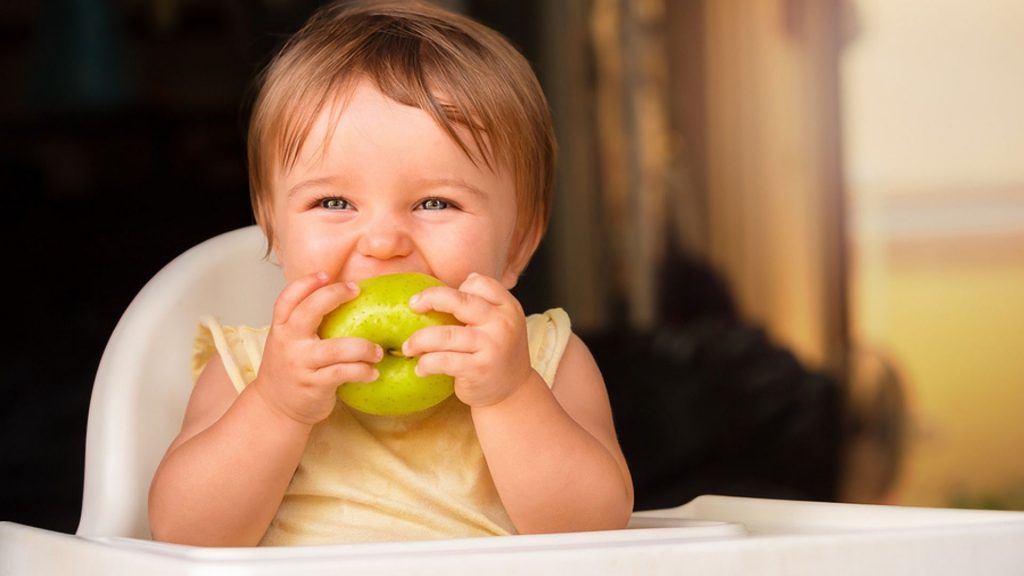 Apfelbrei fürs Baby: Ab wann ist er als Beikost geeignet?