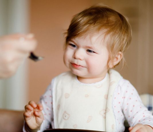 Erst zum Ende des ersten Lebensjahres sollte ein Baby Eier essen.