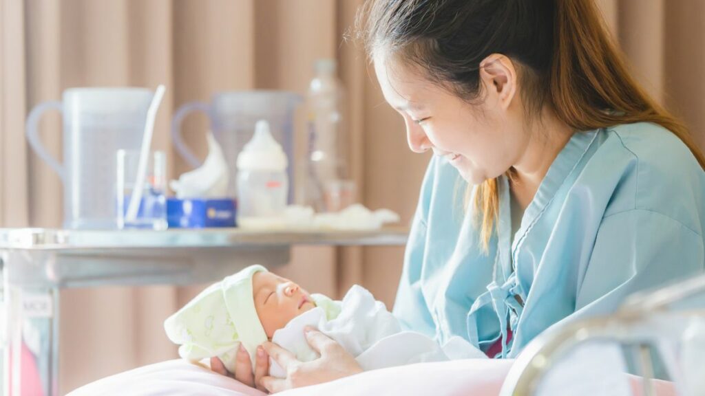 Babys nach Geburt vertauscht: Mama Becky muss das zweimal erleben