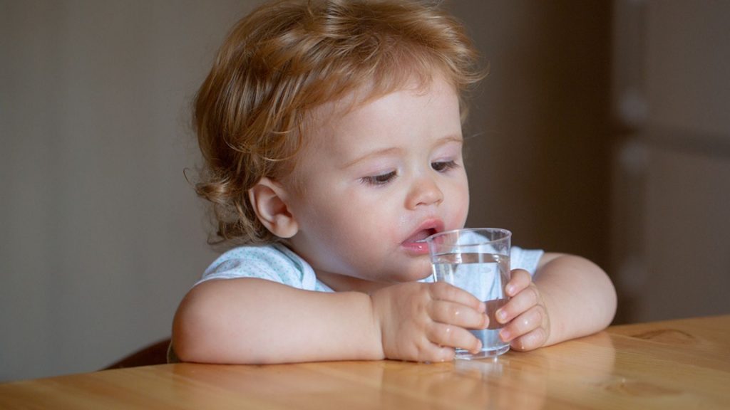 Ist Leitungswasser für mein Baby gefährlich?
