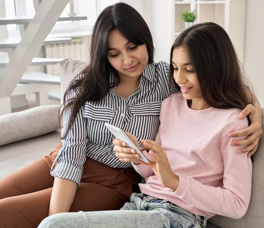 Wenn die Mama alle Textnachrichten ließt – ob das alle Töchter gut finden?