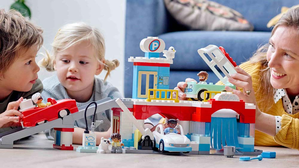 Unser Alltag regt die Fantasie von Kindern an. Mit den Sets von LEGO DUPLO können sie alles nachspielen.
