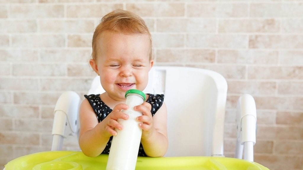 Hafermilch fürs Baby: Gesund oder gefährlich?